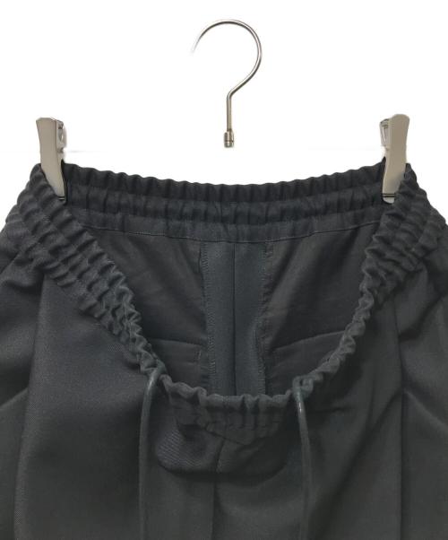yoshio kubo（ヨシオクボ）yoshio kubo (ヨシオクボ) TWILL WIDE PANT(ツイルワイドパンツ) /  変型デザイン タックパンツ ブラック サイズ:2の古着・服飾アイテム
