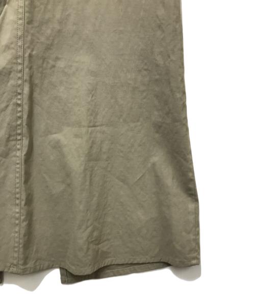 MUSE de Deuxieme Classe（ミューズ ドゥーズィエム クラス）MUSE de Deuxieme Classe (ミューズ ドゥーズィエム クラス) 25SS STRETCH TWILL B/FLARE(ストレッチ ツイル フレア) スカート 25060520413010 ベージュ サイズ:38の古着・服飾アイテム