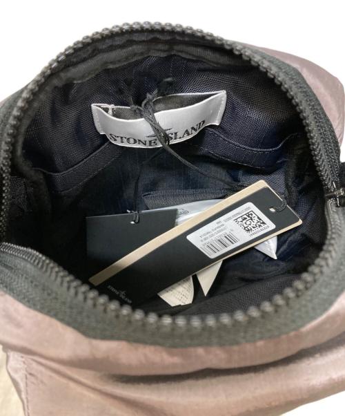 STONE ISLAND（ストーンアイランド）STONE ISLAND (ストーンアイランド) コンパスパッチ ナイロンショルダーバッグ パープルの古着・服飾アイテム