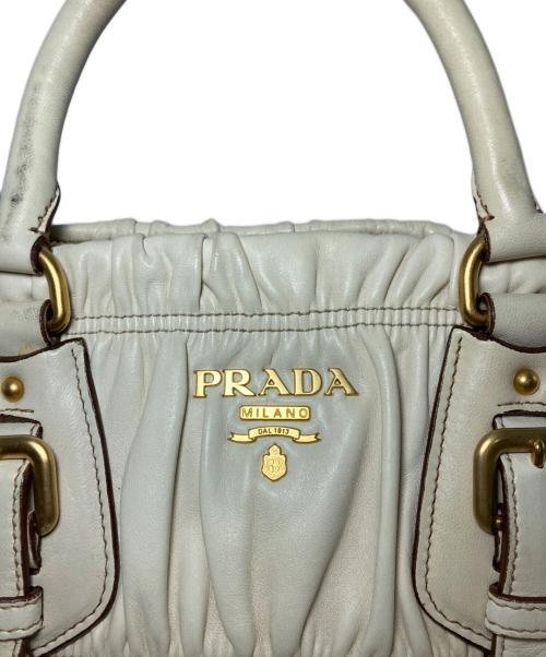 PRADA（プラダ）PRADA (プラダ) ギャザーハンドバッグ アイボリーの古着・服飾アイテム