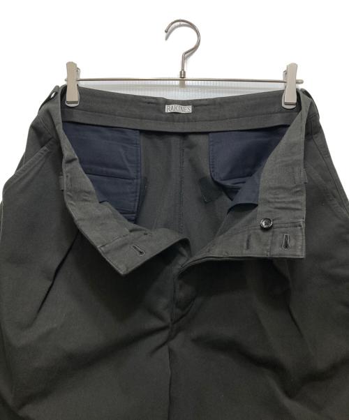 RAKINES（ラキネス）RAKINES (ラキネス) Post-work Twill  Overlap pants (ポストワークツイルオーバーラップパンツ) チャコールグレー サイズ:3の古着・服飾アイテム