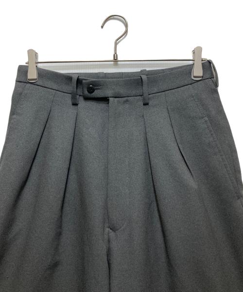 m's braque（エムズブラック）M'S BRAQUE (エムズブラック) TUCKED BAGGY PANTS(タックバギーパンツ) グレー サイズ:36の古着・服飾アイテム
