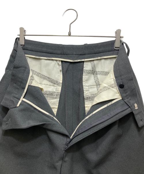 m's braque（エムズブラック）M'S BRAQUE (エムズブラック) TUCKED BAGGY PANTS(タックバギーパンツ) グレー サイズ:36の古着・服飾アイテム