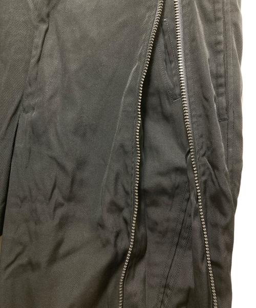 ISSEY MIYAKE MEN（イッセイミヤケメン）ISSEY MIYAKE MEN (イッセイミヤケメン) パラシュートジップナイロンデザインパンツ　ME03FF604 ブラック サイズ:SIZE 4の古着・服飾アイテム