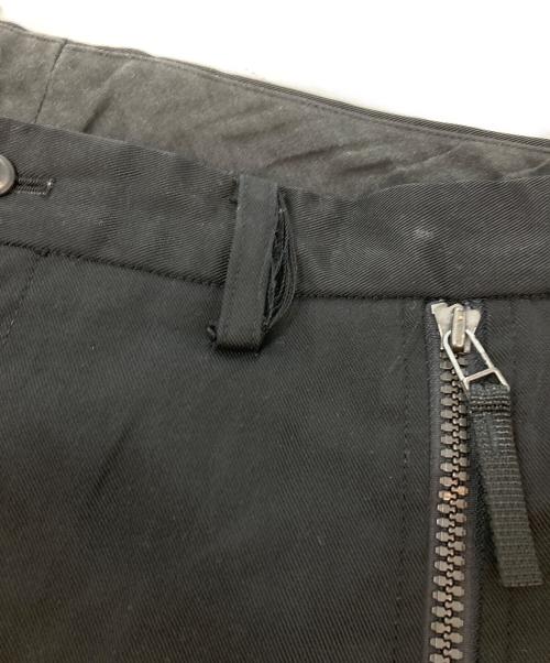 ISSEY MIYAKE MEN（イッセイミヤケメン）ISSEY MIYAKE MEN (イッセイミヤケメン) パラシュートジップナイロンデザインパンツ　ME03FF604 ブラック サイズ:SIZE 4の古着・服飾アイテム