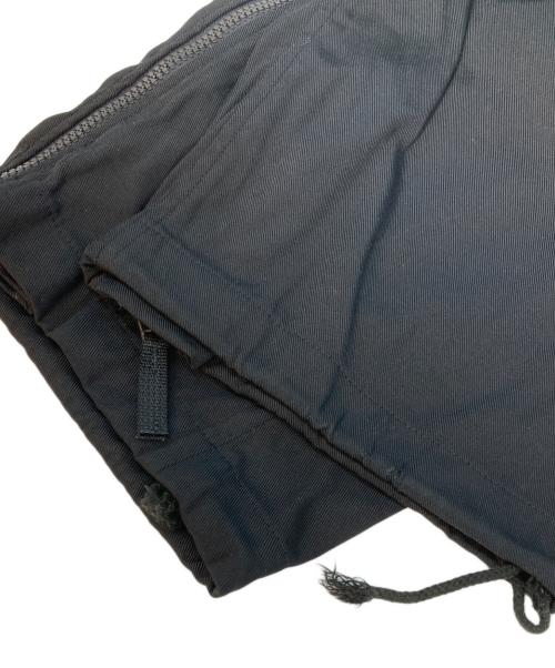 ISSEY MIYAKE MEN（イッセイミヤケメン）ISSEY MIYAKE MEN (イッセイミヤケメン) パラシュートジップナイロンデザインパンツ　ME03FF604 ブラック サイズ:SIZE 4の古着・服飾アイテム