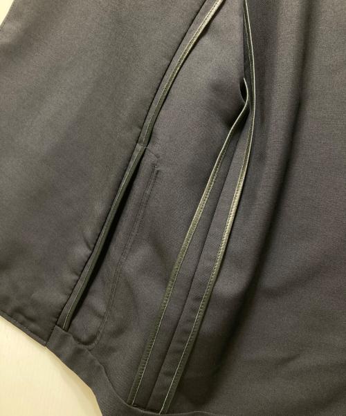 HERMES（エルメス）HERMES モヘア混 レザーエルボーパッチ 2Bテーラードジャケット G19814 / ノッチドラペル / 本切羽 / 背抜き / 襟レザー /  レザーポケット / 裏地レザーパイピング ネイビー サイズ:50(Drop 8R)の古着・服飾アイテム
