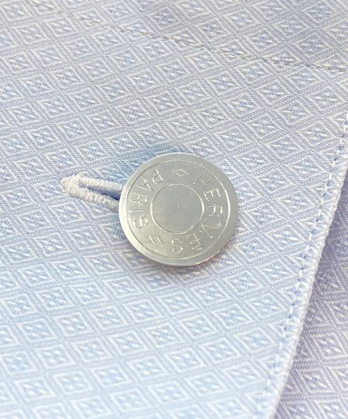 HERMES（エルメス）HERMES (エルメス) ドレスボタンダウンシャツ / セリエカフスボタン スカイブルー サイズ:16 1/2 (42)の古着・服飾アイテム