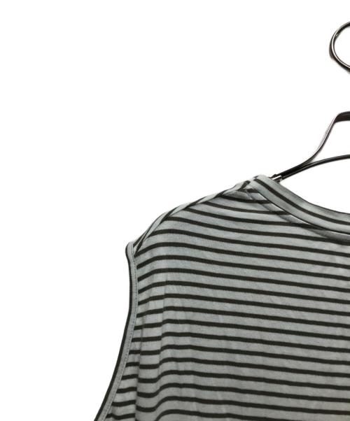 MM6 Maison Margiela（エムエムシックスメゾンマルジェラ）MM6 Maison Margiela Asymmetric Stripe Stretch-cotton T-shirt(アシンメトリ―ストライプストレッチコットンＴシャツ）S52NC0220 S23587 グリーン サイズ:Ｓの古着・服飾アイテム