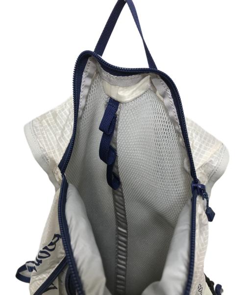 mont-bell（モンベル）mont-bell (モンベル) CROSS RUNNER PACK 7(クロスランナーパック７）1133325 ホワイトの古着・服飾アイテム
