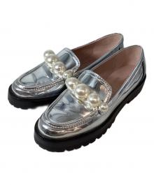 Kate Spade（ケイトスペード）の古着「Posh Pearl Loafer(ポッシュパールローファー) KJ128 / メタリック ローファー」｜シルバー