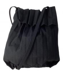 me ISSEY MIYAKE（ミーイッセイ ミヤケ）の古着「プリーツショルダーバッグ　MI31AG035」｜ブラック