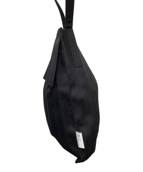 me ISSEY MIYAKE（ミーイッセイ ミヤケ）me ISSEY MIYAKE (ミーイッセイ ミヤケ) プリーツショルダーバッグ　MI31AG035 ブラックの古着・服飾アイテム