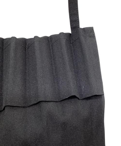 me ISSEY MIYAKE（ミーイッセイ ミヤケ）me ISSEY MIYAKE (ミーイッセイ ミヤケ) プリーツショルダーバッグ　MI31AG035 ブラックの古着・服飾アイテム