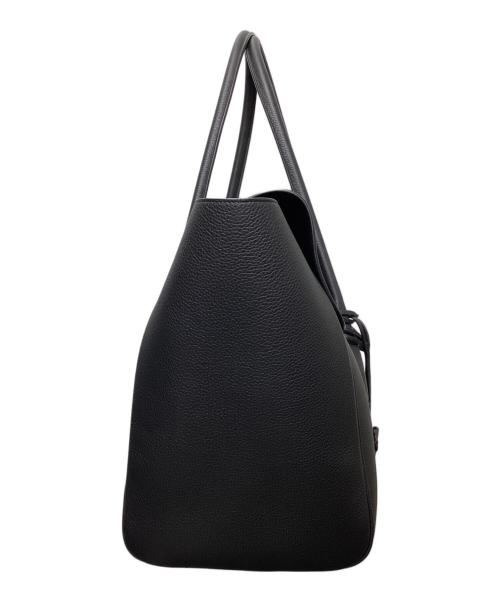 Ferragamo（フェラガモ）Ferragamo (フェラガモ) EAST WEST TOTE BAG （イーストウエストトートバッグ）/ カーフスキン フラップトートバッグ ブラックの古着・服飾アイテム