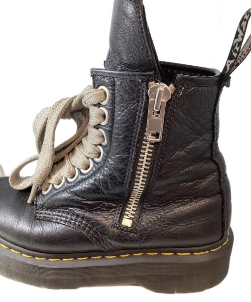RICK OWENS（リックオウエンス）RICK OWENS Dr.Martens (ドクターマーチン) 1460 QUAD PENT RO 8Hole Lace Up Boots（クワッド ペント アールオー エイトホール レースアップ ブーツ） ブラック サイズ:EU41の古着・服飾アイテム