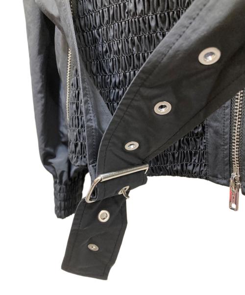 3.1 phillip lim（スリーワンフィリップリム）3.1 phillip lim (スリーワンフィリップリム) RECYCLED TECH POLY JACKET W SMOCKING(リサイクルドテックポリジャケットダブルスモーキング)　 ブラック サイズ:XSの古着・服飾アイテム