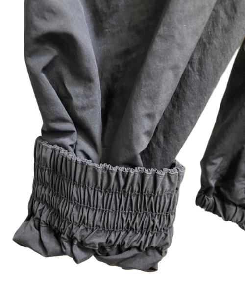 3.1 phillip lim（スリーワンフィリップリム）3.1 phillip lim (スリーワンフィリップリム) RECYCLED TECH POLY JACKET W SMOCKING(リサイクルドテックポリジャケットダブルスモーキング)　 ブラック サイズ:XSの古着・服飾アイテム