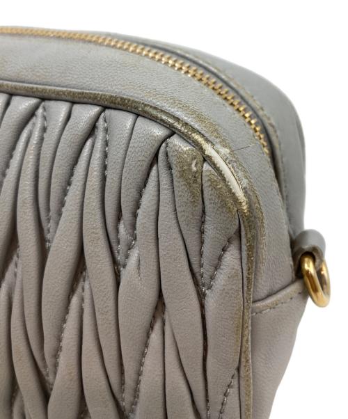 MIU MIU（ミュウミュウ）MIU MIU (ミュウミュウ) マテラッセチェーンショルダーバッグ 5BL005 ブルーの古着・服飾アイテム