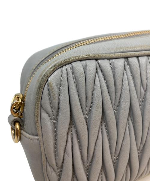 MIU MIU（ミュウミュウ）MIU MIU (ミュウミュウ) マテラッセチェーンショルダーバッグ 5BL005 ブルーの古着・服飾アイテム