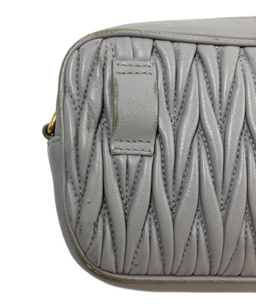 MIU MIU（ミュウミュウ）MIU MIU (ミュウミュウ) マテラッセチェーンショルダーバッグ 5BL005 ブルーの古着・服飾アイテム
