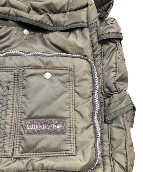 Quiksilver（クイックシルバー）Quiksilver (クイックシルバー) NYLON FIELD PACK (ナイロンフィールドパック）Y2K カーキの古着・服飾アイテム