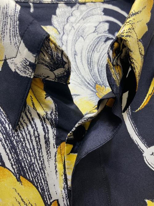 GIANNI VERSACE（ジャンニ・ヴェルサーチ）GIANNI VERSACE (ジャンニ・ヴェルサーチ) シルク総柄シャツ ブラック サイズ:実寸参照の古着・服飾アイテム