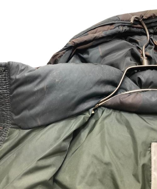 MONCLER（モンクレール）MONCLER (モンクレール) マヤ カモ柄ダウンジャケット グリーンの古着・服飾アイテム