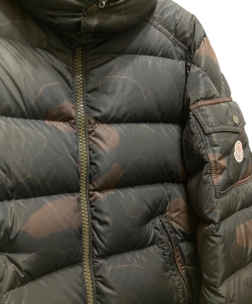 MONCLER（モンクレール）MONCLER (モンクレール) マヤ カモ柄ダウンジャケット グリーンの古着・服飾アイテム