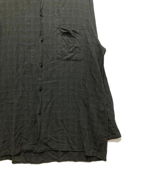 MAATEE&SONS（マーティーアンドサンズ）MAATEE&SONS (マーティーアンドサンズ) 強撚RAYON OP COLLAR SHIRTS　24AW  グレー サイズ:3の古着・服飾アイテム