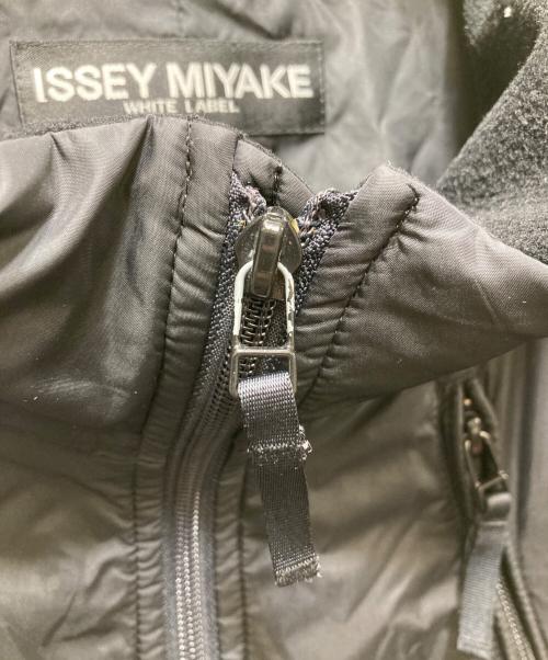 ISSEY MIYAKE（イッセイミヤケ）ISSEY MIYAKE (イッセイミヤケ) 八の字パラシュートジャケット　 Thinsulate ブラック サイズ:3の古着・服飾アイテム