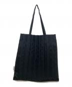 me ISSEY MIYAKEミーイッセイ ミヤケ）の古着「TRUNK PLEATS BAG」｜ブラック