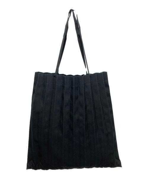 me ISSEY MIYAKE（ミーイッセイ ミヤケ）me ISSEY MIYAKE (ミーイッセイ ミヤケ) TRUNK PLEATS BAG ブラックの古着・服飾アイテム