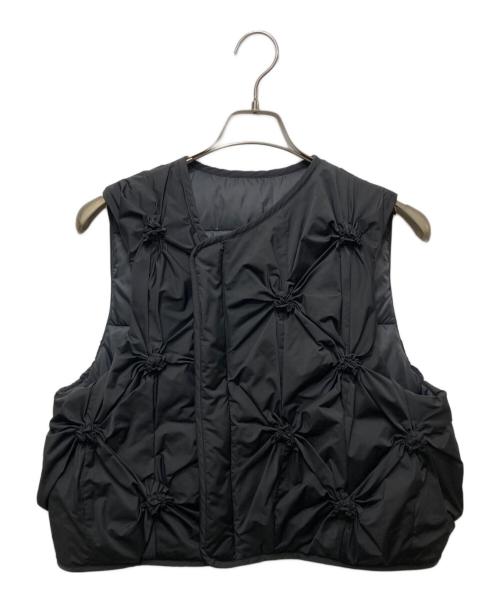 ENFOLD（エンフォルド）ENFOLD (エンフォルド) STRETCH TAFFETA FLOWER-GATHER VEST　24AW ブラック サイズ:38の古着・服飾アイテム