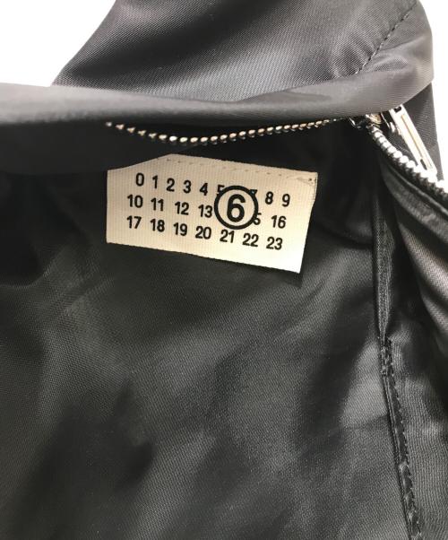 MM6 Maison Margiela（エムエムシックスメゾンマルジェラ）MM6 Maison Margiela (エムエムシックスメゾンマルジェラ) 26SS JAPANESE SLING BAG (ジャパニーズスリングバッグ）/SB5WG0019 P8504 ブラックの古着・服飾アイテム