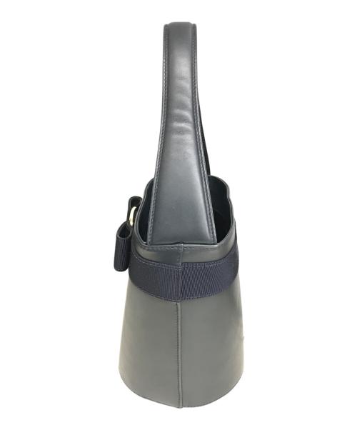 Salvatore Ferragamo（サルヴァトーレ フェラガモ）Salvatore Ferragamo (サルヴァトーレ フェラガモ) ヴァラリボンハンドバッグ　BA214180 ネイビーの古着・服飾アイテム