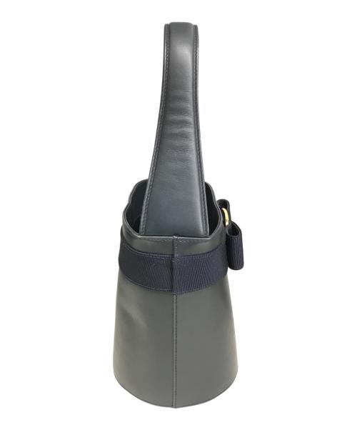 Salvatore Ferragamo（サルヴァトーレ フェラガモ）Salvatore Ferragamo (サルヴァトーレ フェラガモ) ヴァラリボンハンドバッグ　BA214180 ネイビーの古着・服飾アイテム