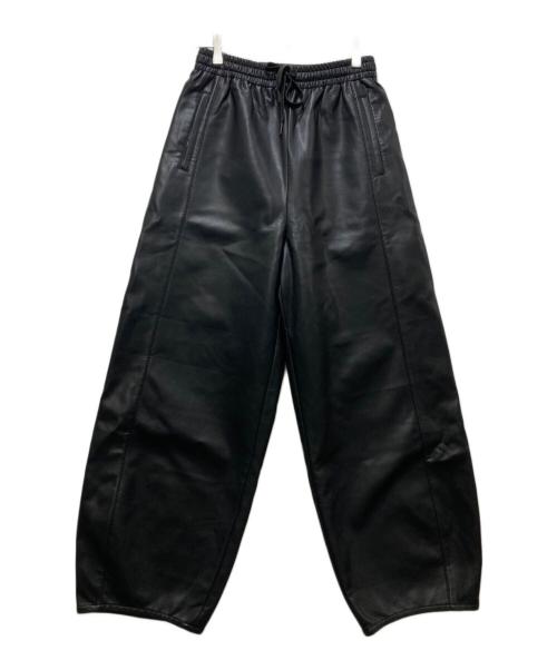 Adam et Rope（アダム エ ロペ）Adam et Rope (アダム エ ロペ) シンセティックレザートラックパンツ 25AW ブラック サイズ:38の古着・服飾アイテム