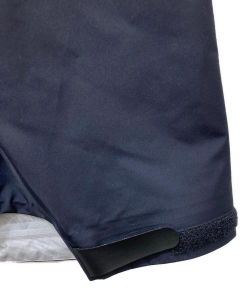 AKAD（エーケーエーディー）AKAD (エーケーエーディー) SIGNATURE TECH RAIN SHELL PARKA（シグネチャー テックレインシェルパーカー） / ナイロンジャケット AKAD001 ネイビー サイズ:Mの古着・服飾アイテム