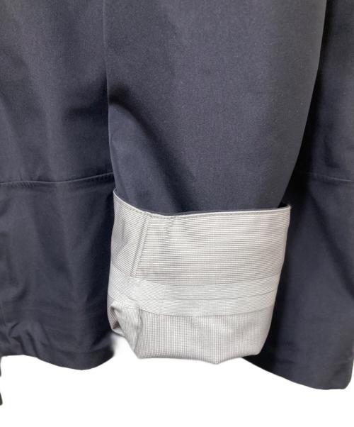 AKAD（エーケーエーディー）AKAD (エーケーエーディー) SIGNATURE TECH RAIN SHELL PARKA（シグネチャー テックレインシェルパーカー） / ナイロンジャケット AKAD001 ネイビー サイズ:Mの古着・服飾アイテム