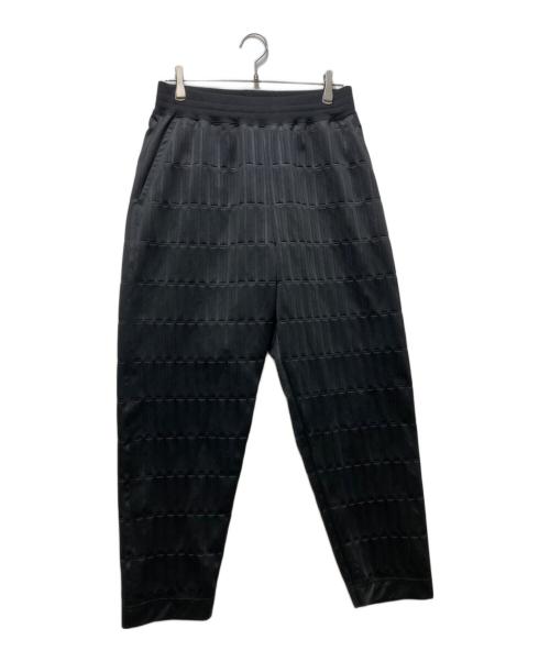 A-POC ABLE ISSEY MIYAKE（エイポック エイブル イッセイ ミヤケ）A-POC ABLE ISSEY MIYAKE (エイポック エイブル イッセイ ミヤケ) TYPE-E 001 エンボス加工イージートラウザーズ AT61JF631 ブラック サイズ:3の古着・服飾アイテム
