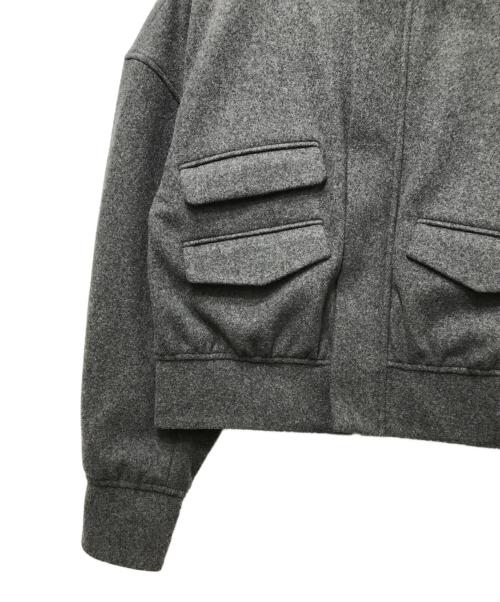 apartment Three（アパートメントスリー）Apartment Three (アパートメントスリー) Cropped WoolBomberJacket （クロップドウールボンバージャケット）ATSTR1023001 グレー サイズ:1の古着・服飾アイテム