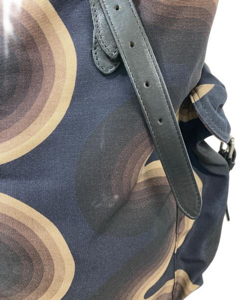 DRIES VAN NOTEN（ドリスヴァンノッテン）DRIES VAN NOTEN (ドリスヴァンノッテン) Verner Panton (ベルナーパントン) ウェーブ柄バックパック ネイビー×ブラウンの古着・服飾アイテム