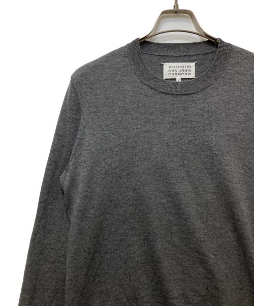 Maison Margiela（メゾンマルジェラ）Maison Margiela (メゾンマルジェラ) エルボーパッチ クルーネックニット　15AW / Martin Margiela 14 チャコールグレー サイズ:Sの古着・服飾アイテム