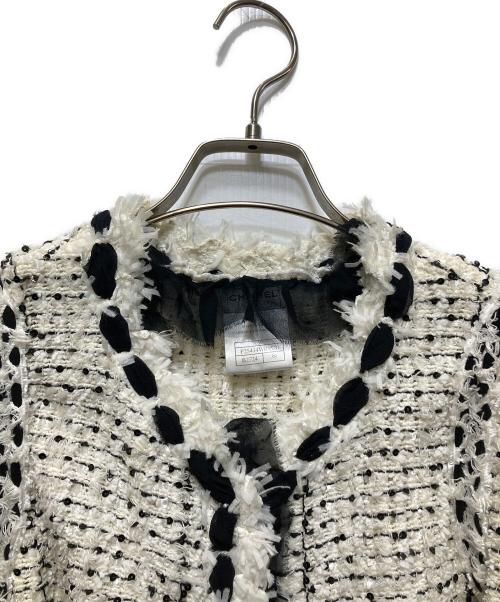 CHANEL（シャネル）CHANEL (シャネル) シルク混ツイード ノーカラージャケット ホワイト サイズ:38の古着・服飾アイテム