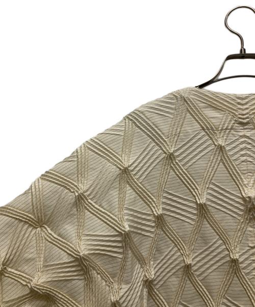 A-POC ABLE ISSEY MIYAKE（エイポック エイブル イッセイ ミヤケ）A-POC ABLE ISSEY MIYAKE (エイポック エイブル イッセイ ミヤケ) TYPE-O 023カーディガン ホワイト サイズ:3の古着・服飾アイテム