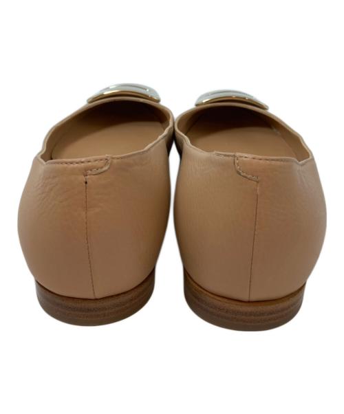 PELLICO（ペリーコ）PELLICO (ペリーコ) ANELLI FIBBIA フラットパンプス ベージュ サイズ:39の古着・服飾アイテム