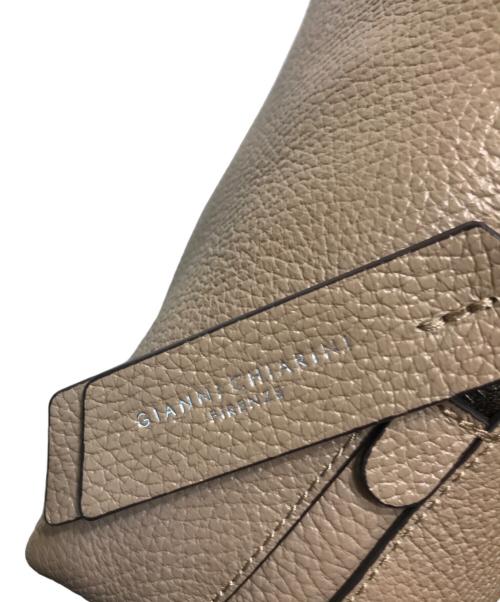 GIANNI CHIARINI（ジャンニ キアリーニ）GIANNI CHIARINI (ジャンニ キアリーニ) ALIFA 2WAYバッグ ベージュの古着・服飾アイテム