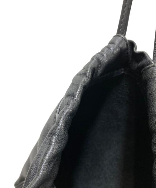 A.P.C.（アーペーセー）A.P.C. (アーペーセー) Sac Havane  / レザー巾着ショルダーバッグ ブラックの古着・服飾アイテム