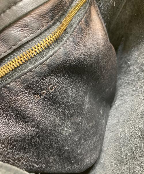 A.P.C.（アーペーセー）A.P.C. (アーペーセー) Sac Havane  / レザー巾着ショルダーバッグ ブラックの古着・服飾アイテム